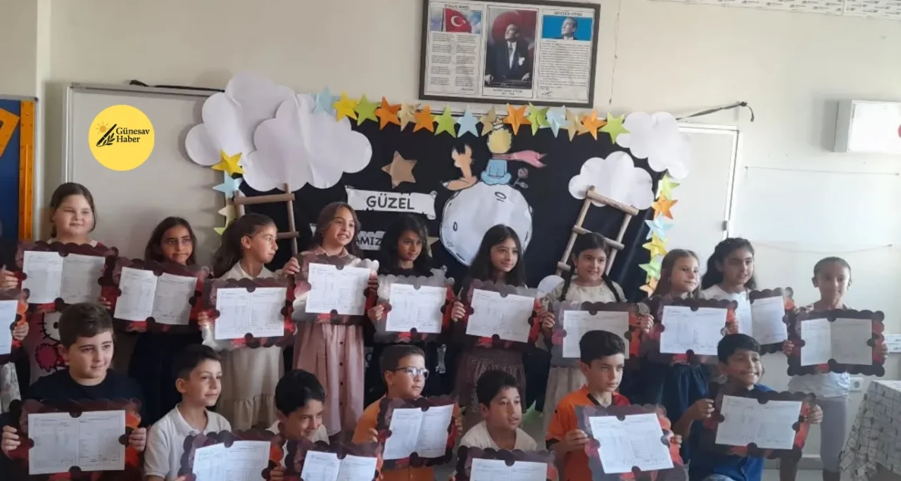 🎉 20 Milyon Öğrenci Karne Alarak Yaz Tatiline Merhaba Dedi!