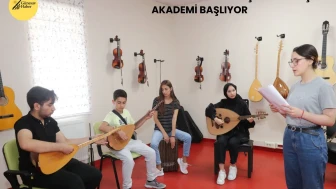 Sultangazi'de Yaz Dolu Dolu Geçecek: Genç Akademi Etkinlikleri Başlıyor!
