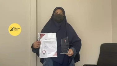 Yalova'da Başörtüsü Kısıtlamalarına Rağmen 13 Kadın, Üniversite Diplomalarını Alarak Hedeflerine Ulaşmaya Devam Ediyor!