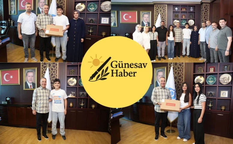 Sultangazi LGS'de İki Birinciyle Gururlandı! Gençler, Başkan Dursun'u Ziyaret Etti